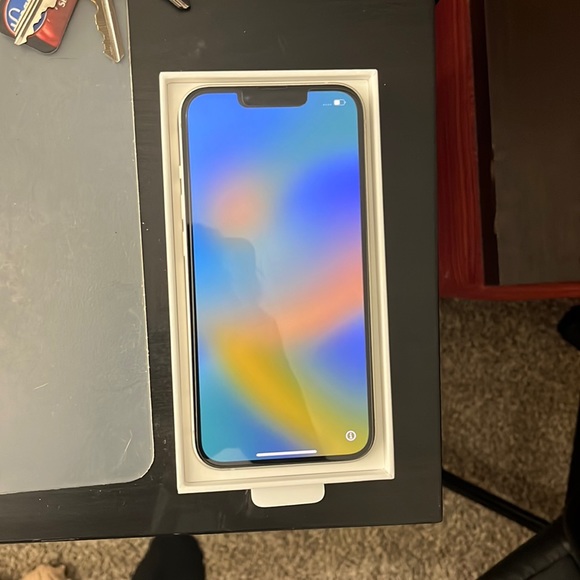 Unlocked IPhone 13 128 GB WHITE Excellent Condition